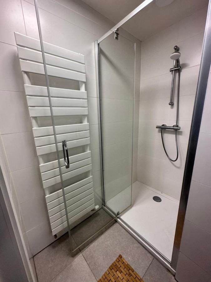 Canal View One Bedroom Flat Brussel Bagian luar foto
