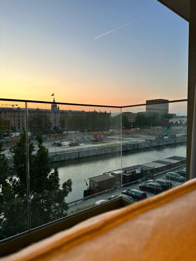 Canal View One Bedroom Flat Brussel Bagian luar foto