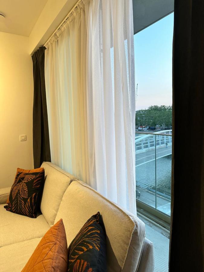 Canal View One Bedroom Flat Brussel Bagian luar foto