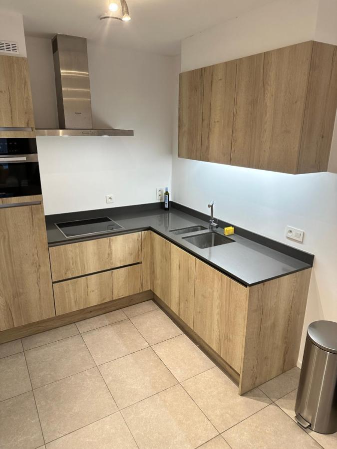Canal View One Bedroom Flat Brussel Bagian luar foto